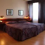 Sirenas Hotel Viveiro