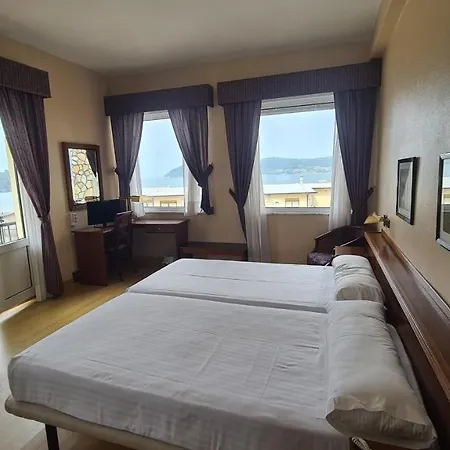 Sirenas Hotel