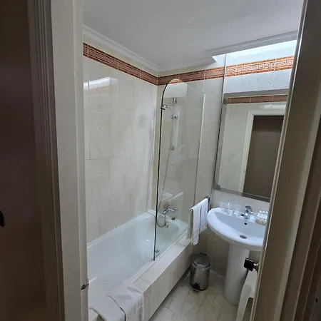 Sirenas Hotel 3*