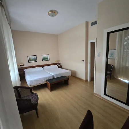 Sirenas Hotel Viveiro