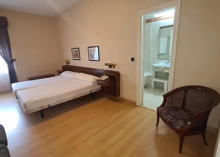 Sirenas Hotel 3*